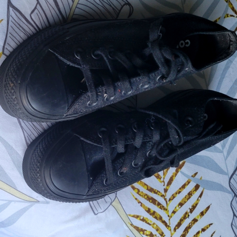 Converse - Picture 3 of 3